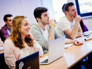 English Level 5  - Course and Book